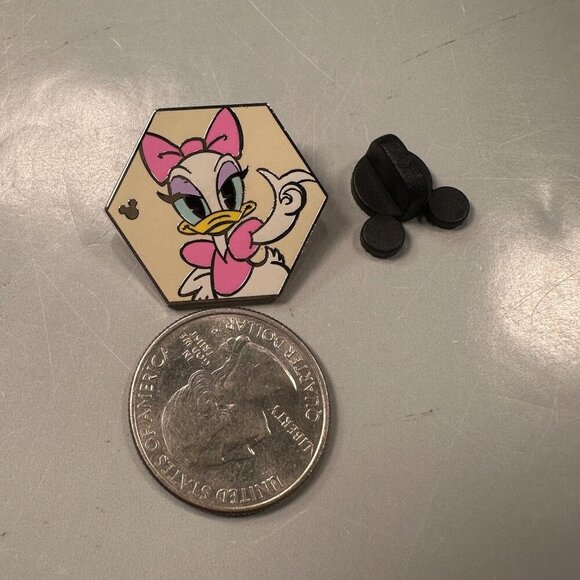 Disney Daisy Duck Trading Pin Hidden Mickey Shapes 2019 Hexagon Lapel Pin Badge - Picture 3 of 7
